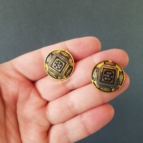 Damascene Round Geometric Cufflinks - Picture 4 of 10